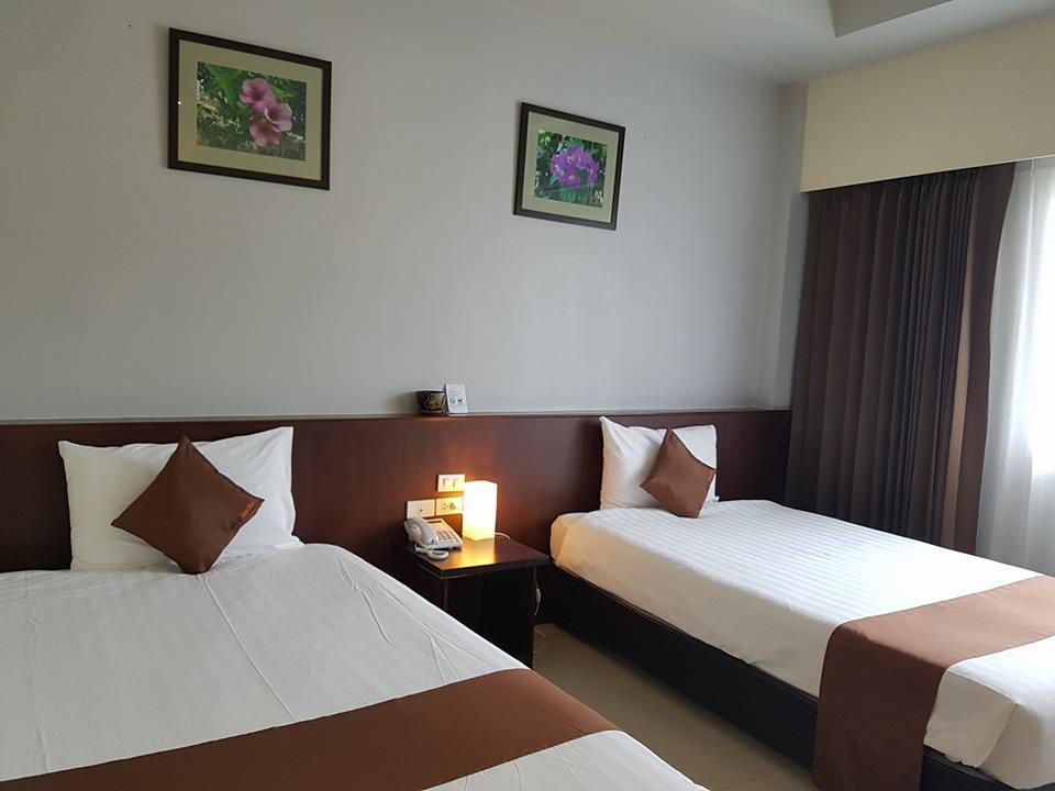 Akelada Hotel Nang Rong Exterior photo