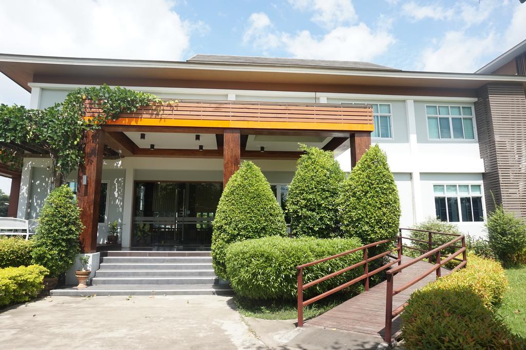 Akelada Hotel Nang Rong Exterior photo